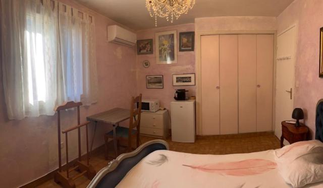 Le Cannet, Chambre à l'étage d'une maison avec piscine Extérieur photo