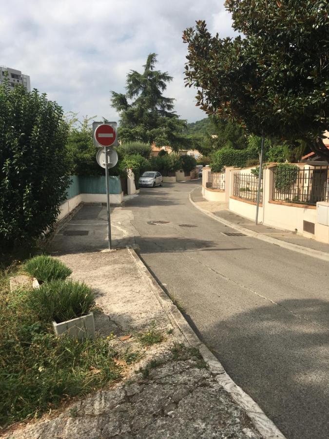 Le Cannet, Chambre à l'étage d'une maison avec piscine Extérieur photo